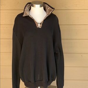 Teddi Black Sweatshirt with Leopard print collar
